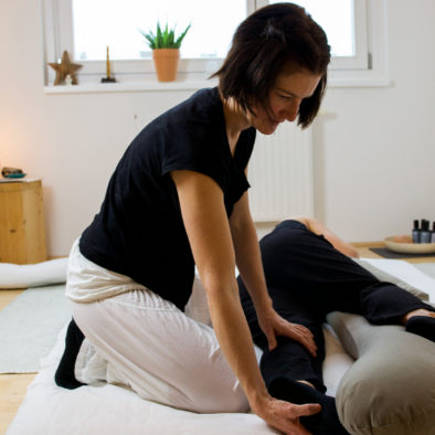 Shiatsu, Rückseite, Rückenschmerzen, Verspannungen, Fussmassage, Kopfmassage