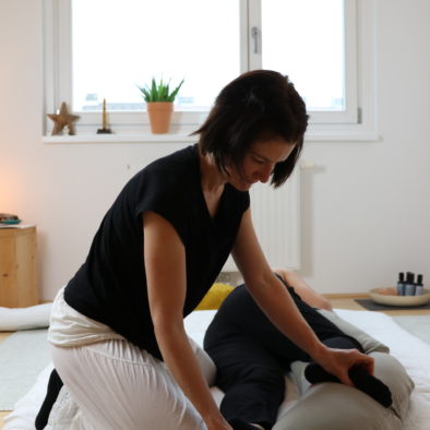 Shiatsu, Rückseite, Rückenschmerzen, Verspannungen, Fussmassage, Kopfmassage